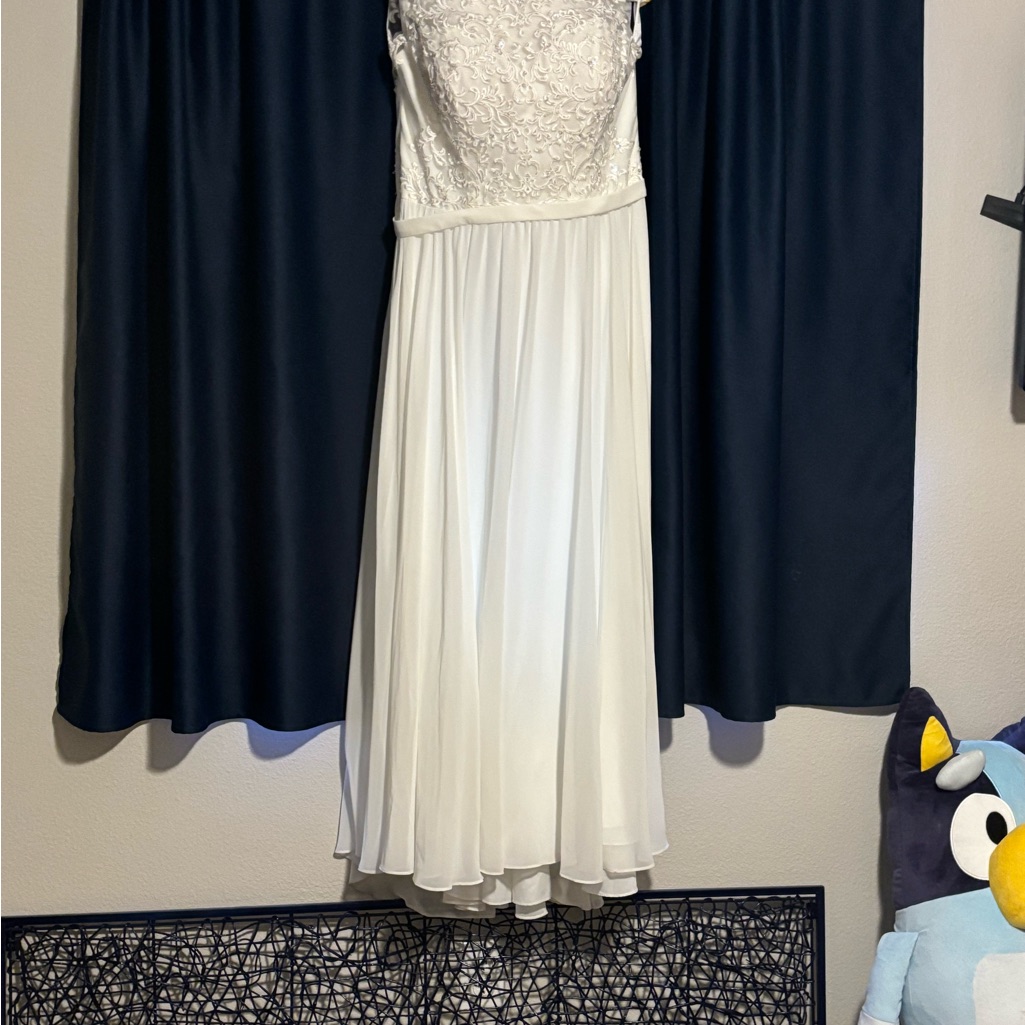 Beautiful Morilee Madeline Gardner Wedding Dress